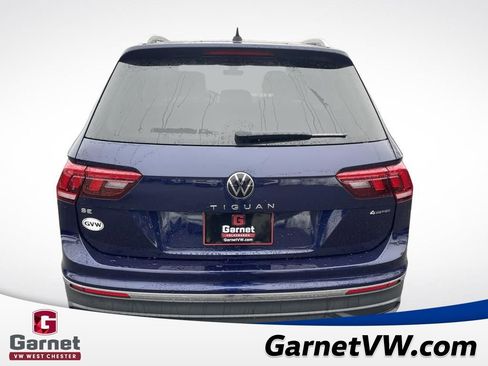 Used 2023 Volkswagen Tiguan SE w/ Panoramic Sunroof Package image 4