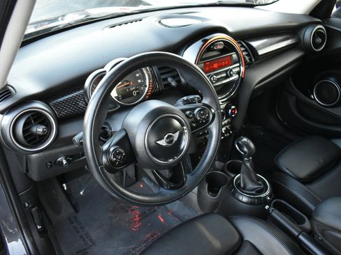 Used 2015 MINI Cooper S image 9