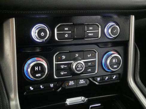 Used 2022 GMC Yukon Denali image 23