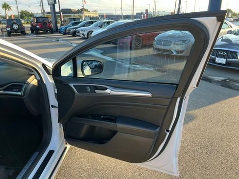 Used 2016 Ford Fusion Titanium image 43
