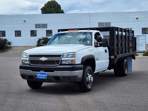 Used 2005 Chevrolet Silverado 3500 4x4 Regular Cab w/ Heavy-Duty Power Package image 4