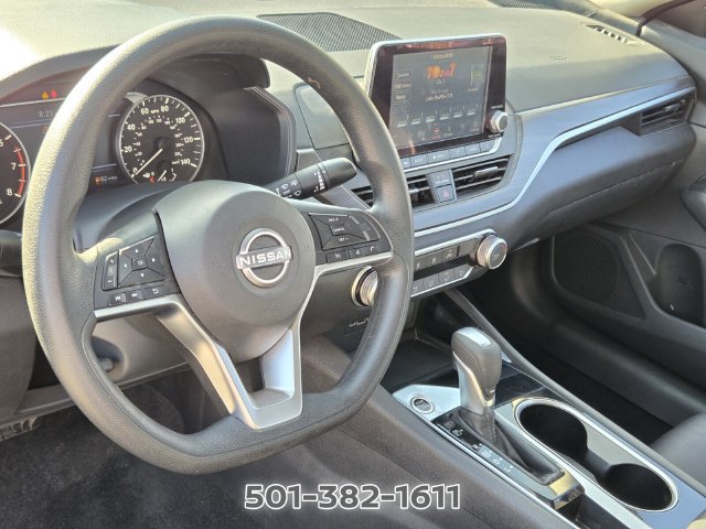Used 2024 Nissan Altima 2.5 SV FWD image 8