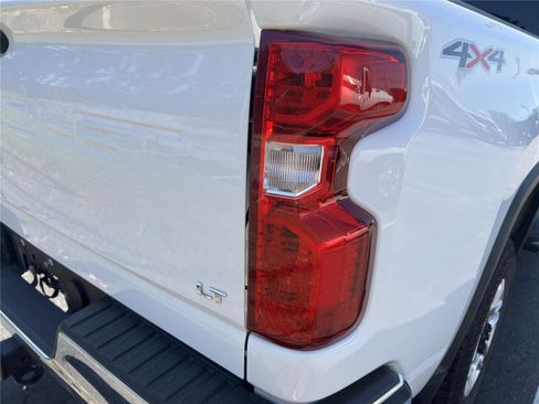 Used 2025 Chevrolet Silverado 2500 LT w/ Convenience Package AWD/4WD image 12