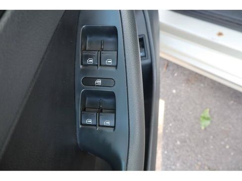 Used 2014 Volkswagen Jetta SE FWD image 10