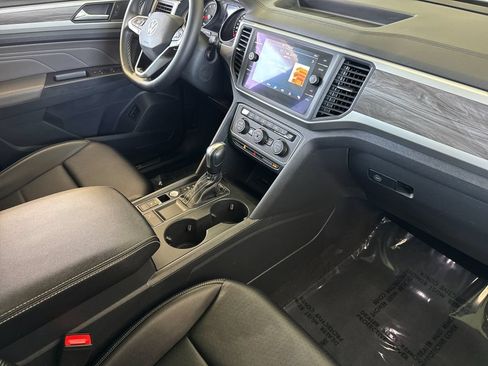 Used 2021 Volkswagen Atlas Cross Sport SE FWD image 15