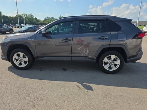 Used 2019 Toyota RAV4 LE AWD/4WD image 8