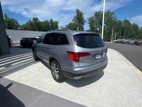 Used 2018 Honda Pilot Touring image 4