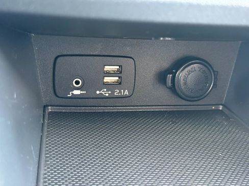 Used 2021 Subaru Crosstrek 2.0i Premium w/ Moonroof Package image 26