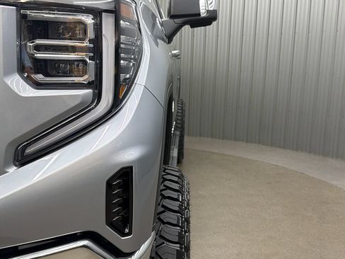 Used 2026 GMC Sierra 1500 SLT AWD/4WD image 13