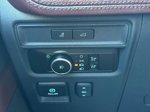 Used 2023 Ford Expedition Limited RWD image 34