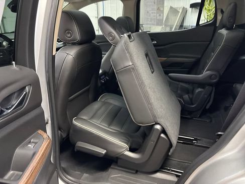 Used 2019 GMC Acadia Denali w/ Technology Package FWD image 38