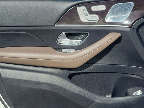 Used 2020 Mercedes-Benz GLS 450 4MATIC image 29