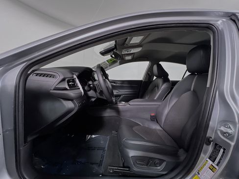 Used 2023 Toyota Camry XSE image 14