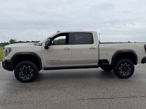 Used 2026 GMC Sierra 2500 AT4X AWD/4WD image 5
