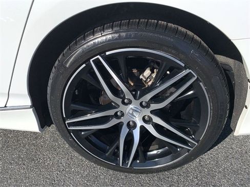 Used 2022 Honda Accord Touring image 35