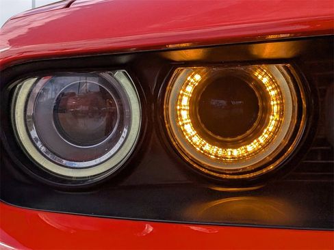 Used 2020 Dodge Challenger SXT image 9