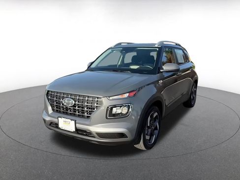 Used 2025 Hyundai Venue SEL image 7
