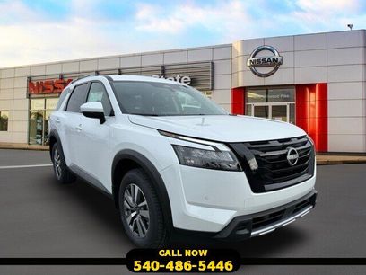 New 2025 Nissan Pathfinder SL w/ Black Appearance Package