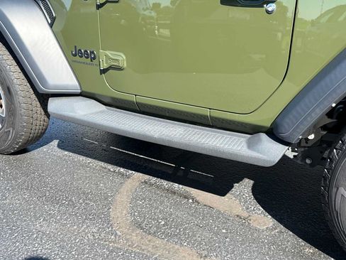 Used 2023 Jeep Wrangler Sport AWD/4WD image 11