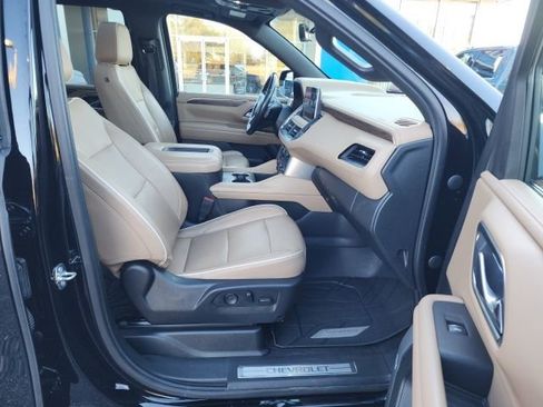 Used 2021 Chevrolet Tahoe Premier w/ Premium Package image 41