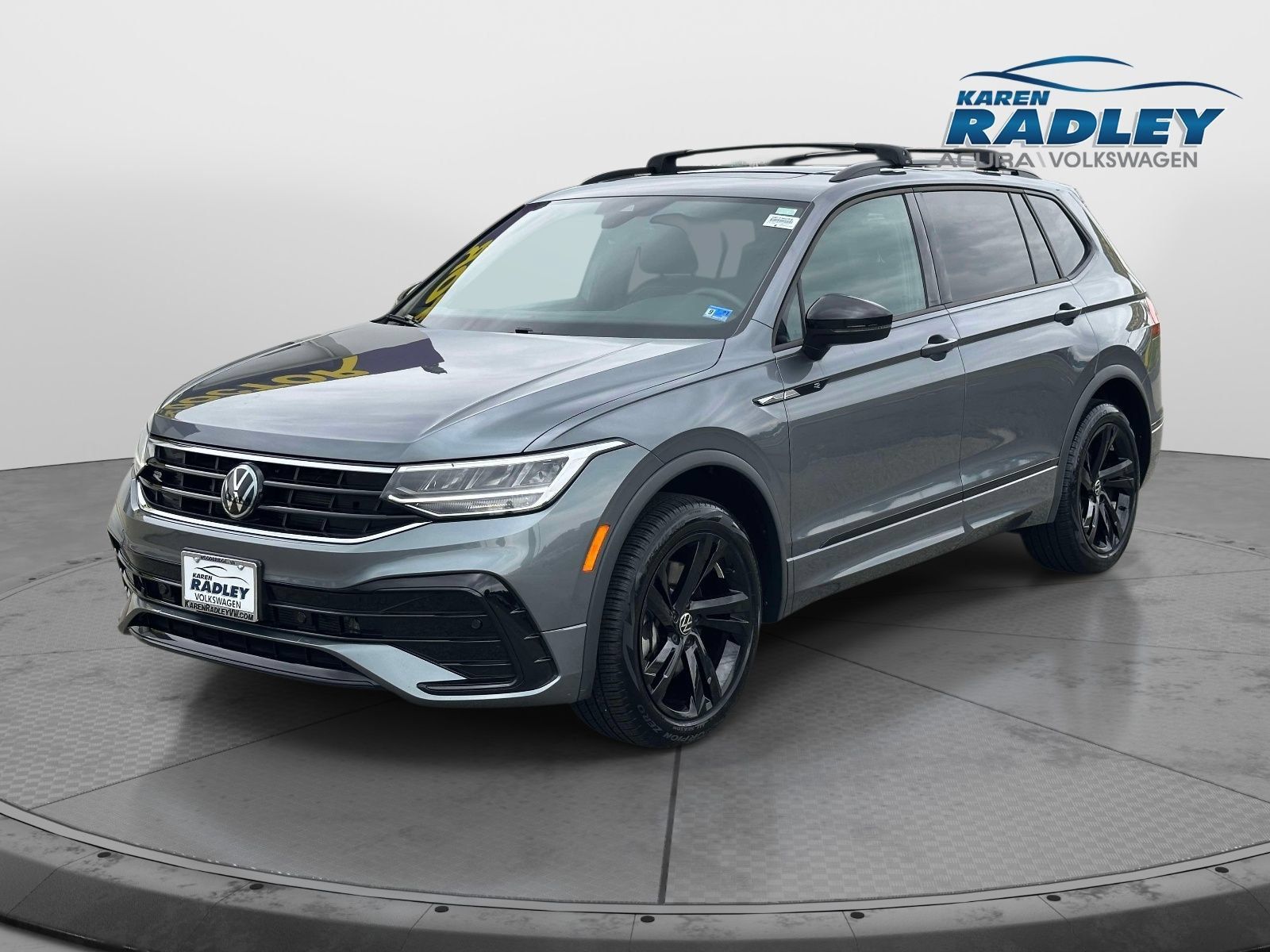 Certified 2024 Volkswagen Tiguan SE R-Line AWD/4WD image 5