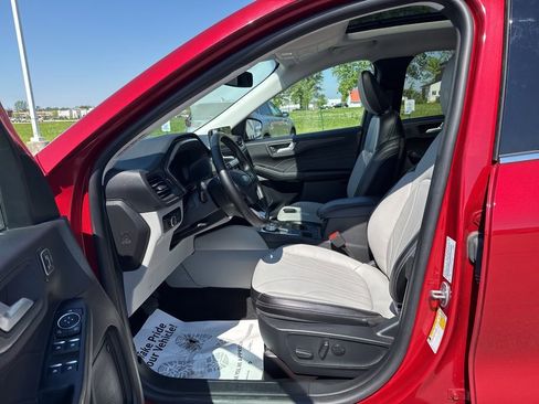 Used 2025 Ford Escape Platinum w/ Premium Technology Package AWD/4WD image 33