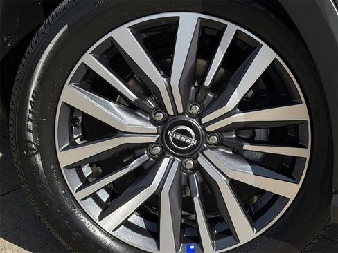 Used 2024 Nissan Kicks SV image 10