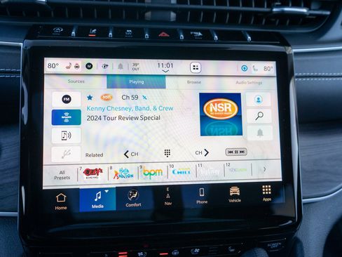 Used 2023 Jeep Grand Cherokee L Limited w/ Luxury Tech Group II image 16