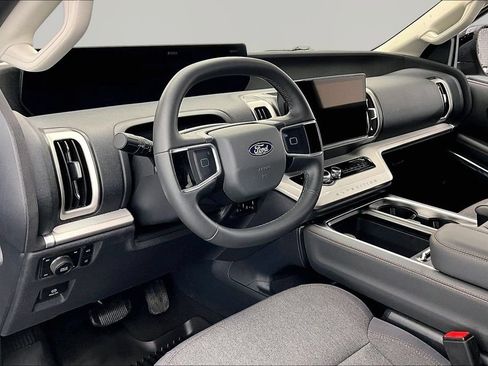 Certified 2025 Ford Expedition Active AWD/4WD image 14