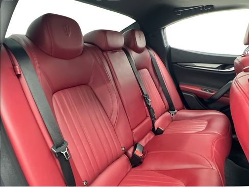 Used 2018 Maserati Ghibli S image 44