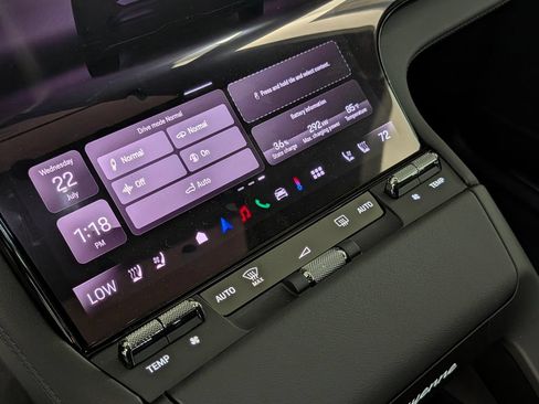New 2026 Porsche Cayenne Electric AWD/4WD image 35