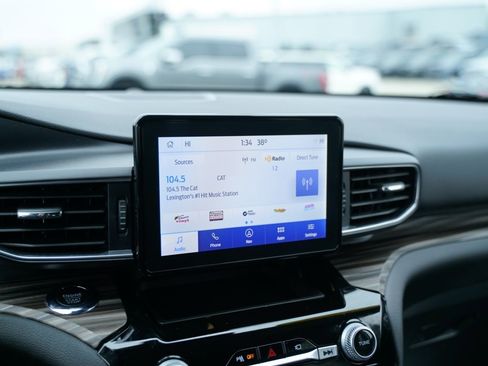 Used 2022 Ford Explorer Limited w/ Equipment Group 301A image 16