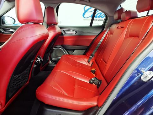 Used 2019 Alfa Romeo Giulia RWD image 8