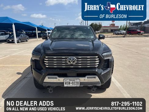 Used 2025 Toyota Tacoma Limited AWD/4WD image 2