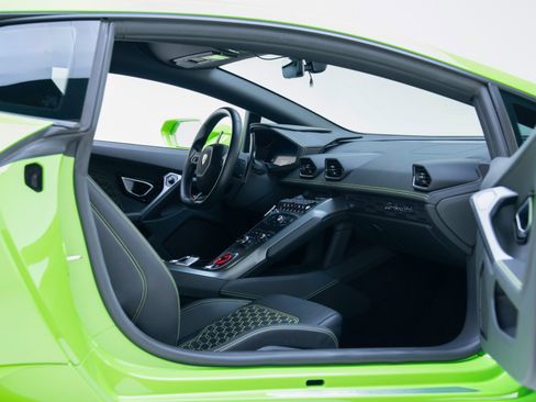 Used 2019 Lamborghini Huracan LP 580-2 RWD image 50