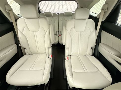 Certified 2024 Kia Sorento SX Prestige AWD/4WD image 23