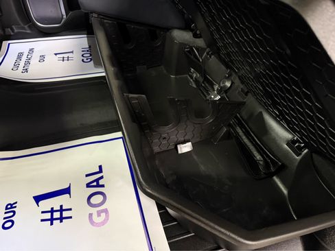 Used 2022 Chevrolet Silverado 1500 High Country w/ LPO, Dark Essentials Package image 28