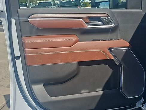 New 2026 GMC Sierra 3500 Denali Ultimate w/ LPO, Black Badging Package image 9