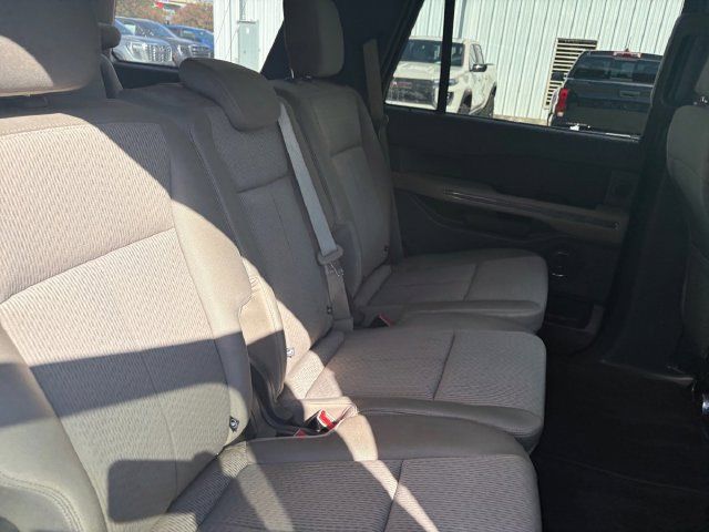 Used 2018 Ford Expedition XLT RWD image 11