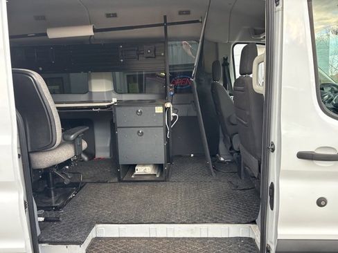 Used 2019 Ford Transit 150 XLT image 9
