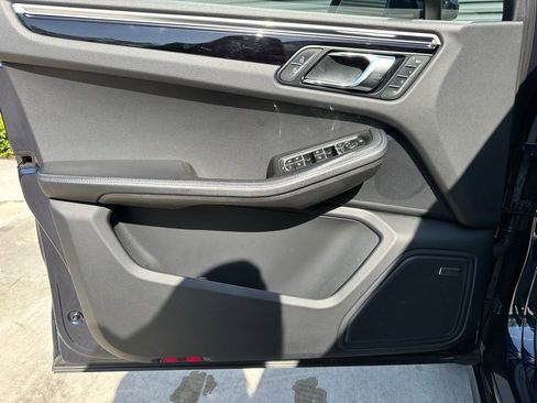 Used 2023 Porsche Macan S image 20