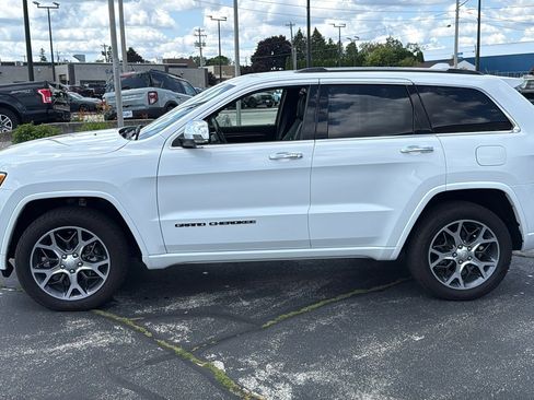 Used 2019 Jeep Grand Cherokee Overland AWD/4WD image 5