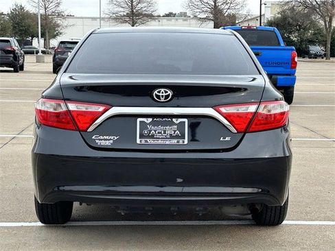 Used 2017 Toyota Camry image 5