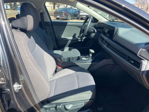 Used 2025 Kia K4 LXS image 73