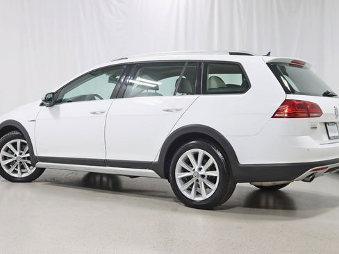 Used 2017 Volkswagen Golf Alltrack SE image 8