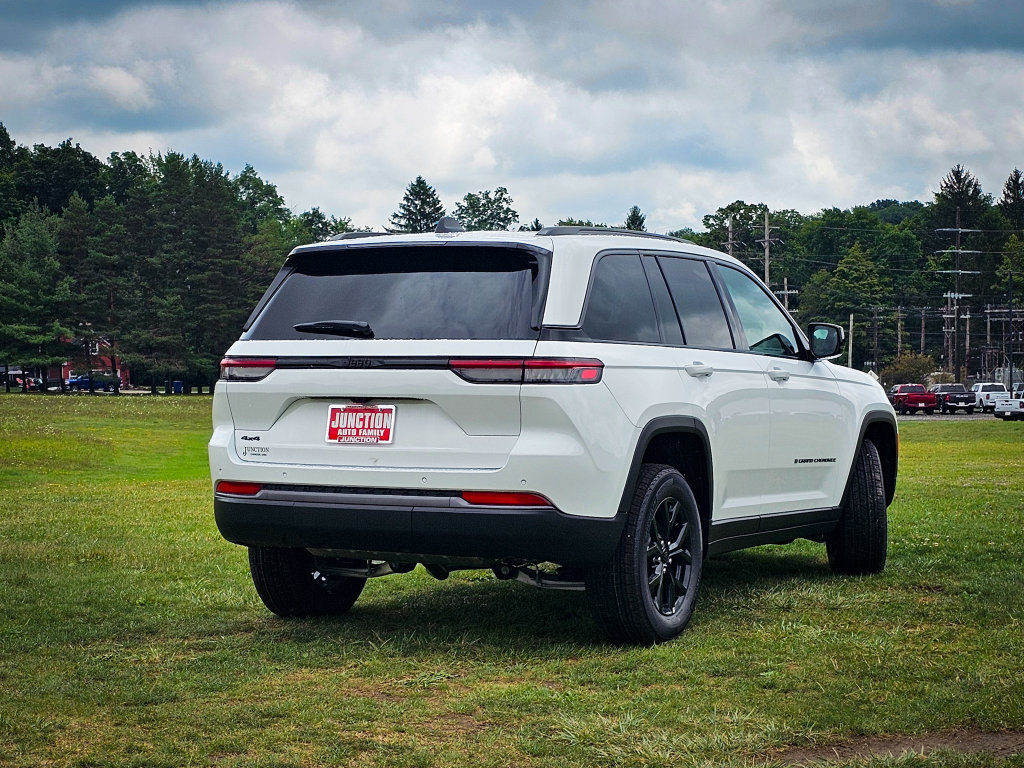 New 2026 Jeep Grand Cherokee Altitude AWD/4WD image 3
