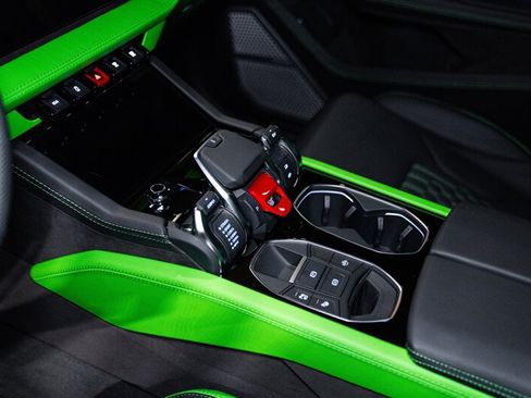 Used 2025 Lamborghini Urus SE AWD/4WD image 13