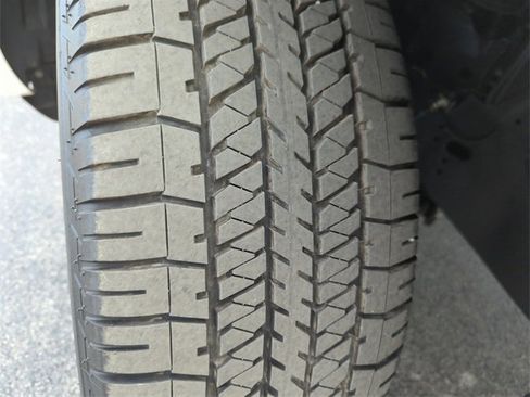 Certified 2024 Nissan Armada Platinum w/ Captain's Chairs Package image 46