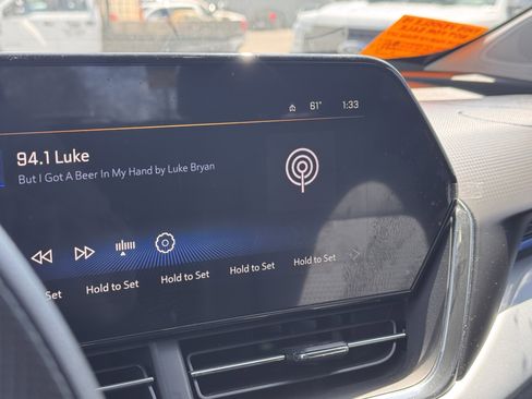 Used 2025 Chevrolet Trax LT image 14