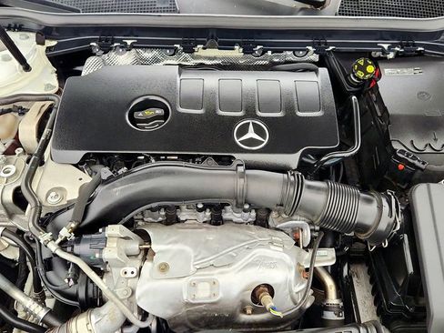 Used 2022 Mercedes-Benz CLA 250 4MATIC image 25